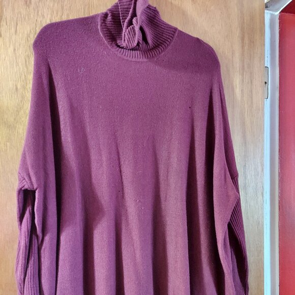 Joseph A Burgundy Turtleneck Oversized Sweater size S - Picture 1 of 1